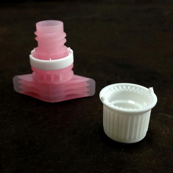 Cappuccio di plastica del becco dell'alto PE di resistenza 9.6mm per l'imballaggio della bustina della crema di fronte