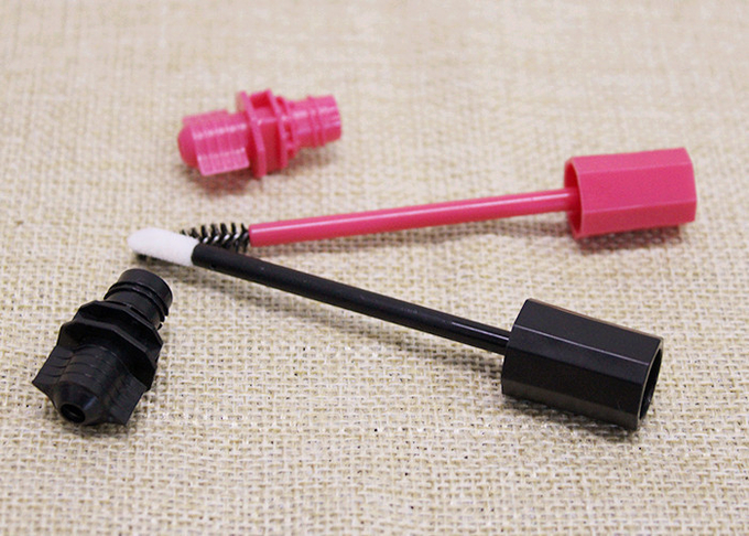 Il sacchetto cosmetico di trucco di alluminio ha sigillato il becco del gambo con la spazzola mascara/del rossetto