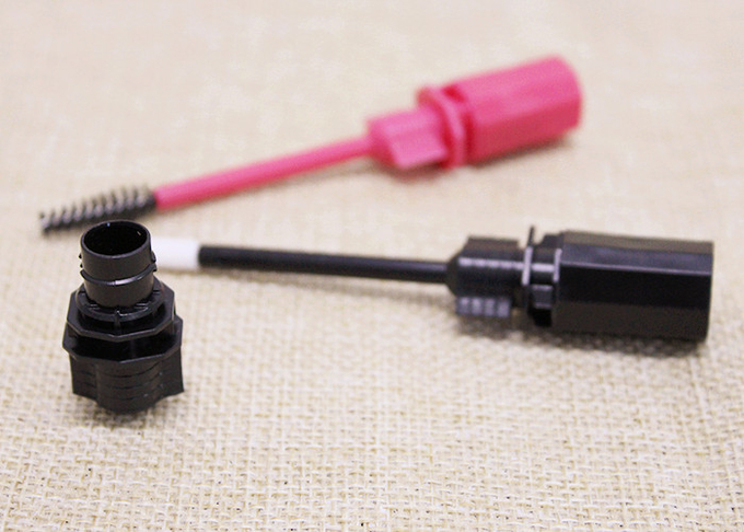 Il sacchetto cosmetico di trucco di alluminio ha sigillato il becco del gambo con la spazzola mascara/del rossetto