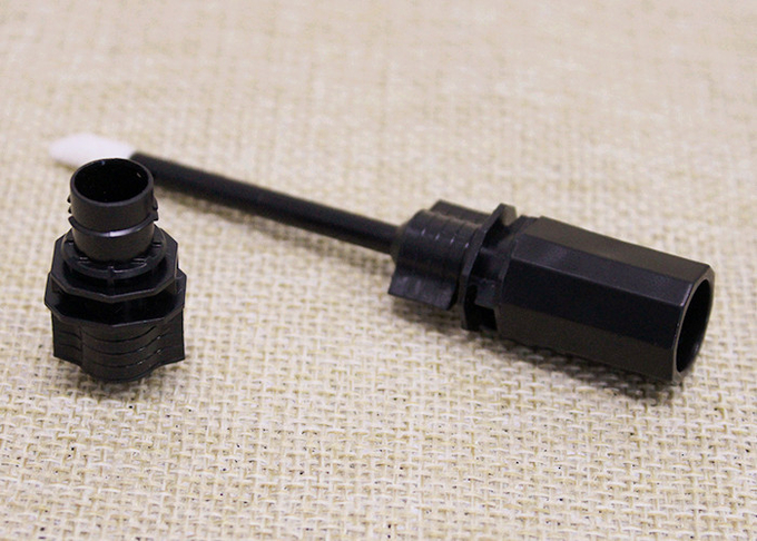 Il sacchetto cosmetico di trucco di alluminio ha sigillato il becco del gambo con la spazzola mascara/del rossetto
