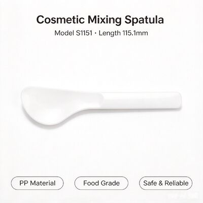 Qualità  Food grade PP cosmetic spatula S1151, 115.1mm plastic beauty mixing scoop. Smooth curved head for mixing mask powder & applying skincare cream, ideal for beauty salon & home DIY skincare Fabbrica