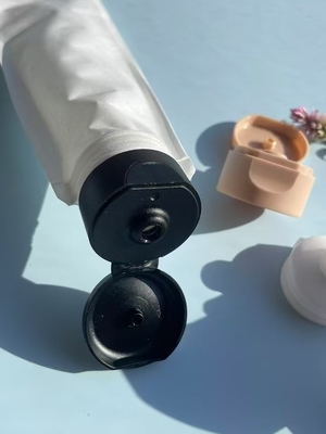 Rivoluzionare l'imballaggio cosmetico con tubi a borsa di scarico convenienti personalizzabili e versatili