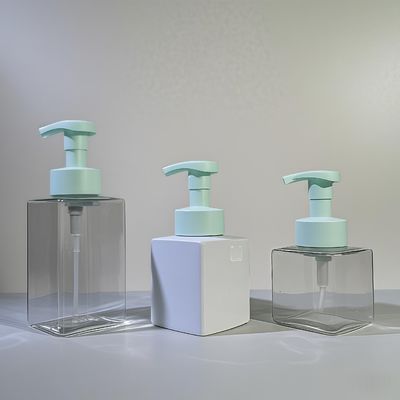 Bottiglia di pompa per lozione cosmetica quadrata con materiale PET e pompa di pressione per imballaggi per la cura della pelle