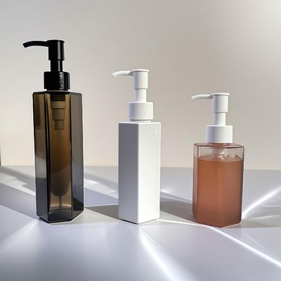 Flacone in plastica PET a corpo dritto esagonale con chiusura a pompa a pressione per lozione cosmetica o shampoo in capacità da 120 ml, 150 ml, 200 ml