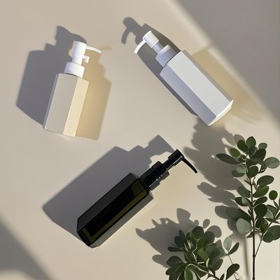 Flacone in plastica PET a corpo dritto esagonale con chiusura a pompa a pressione per lozione cosmetica o shampoo in capacità da 120 ml, 150 ml, 200 ml