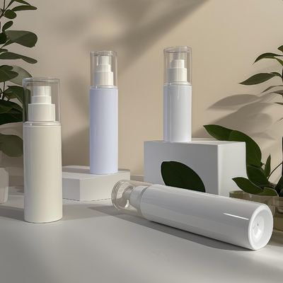 Bottiglia di spruzzo in plastica PET multicapacità con soluzione di imballaggio versatile e colore personalizzato per uso cosmetico